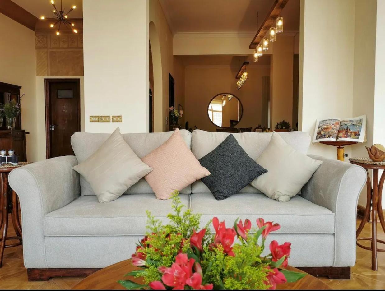 Luxury On The Nile - Zamalek Apartments Kairo Exterior foto
